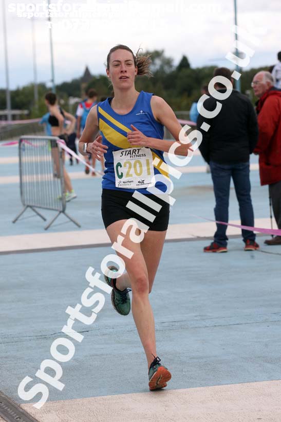 Senior womens 4 stage relay, Northern Senior 6 and 4 and Junior Stage Road Relays, SportsCity, Manchester. Photo:  David T. Hewitson/Sports for All Pics